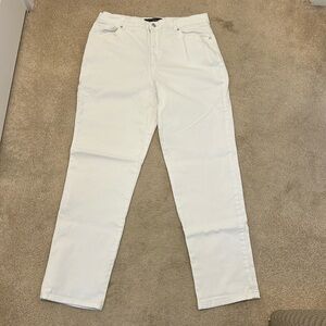Gloria Vanderbilt size 16 Amanda Jeans.